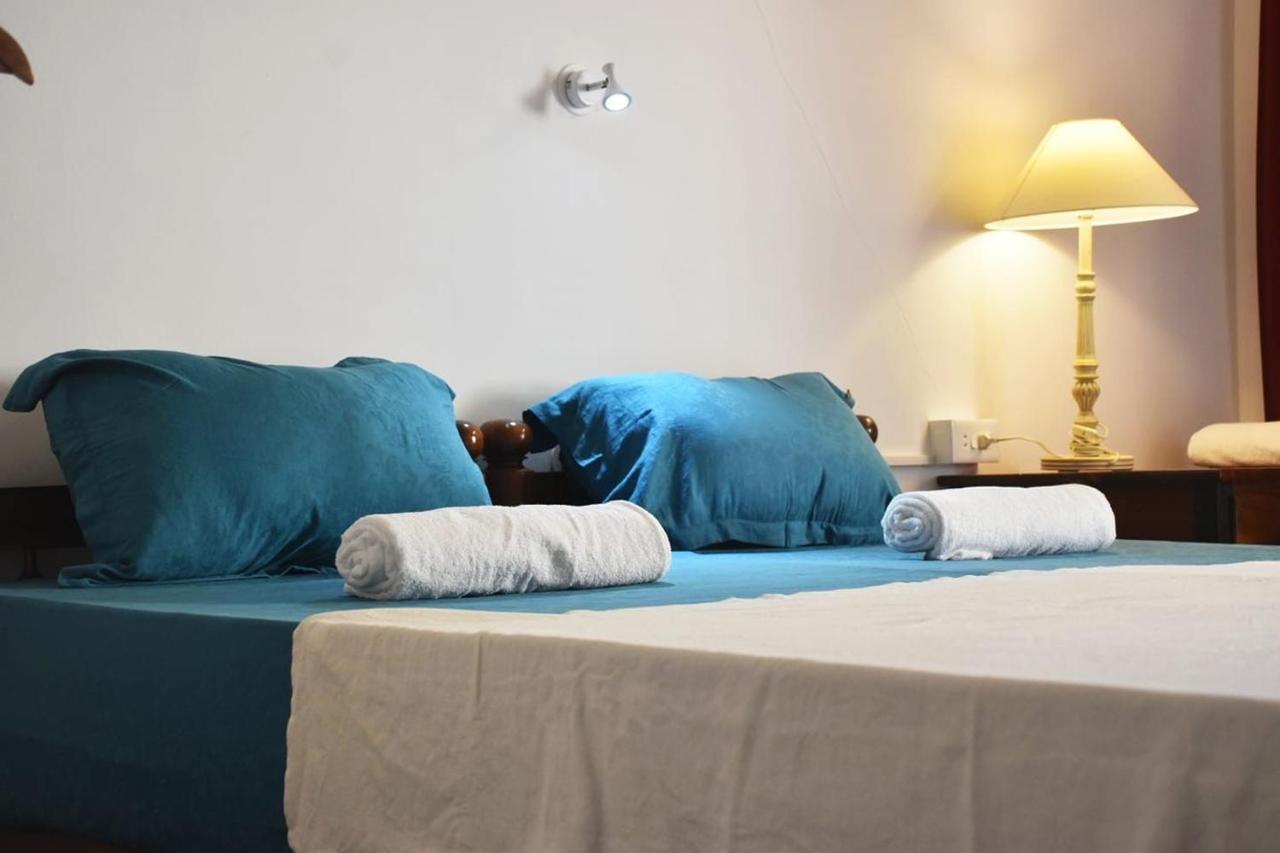 Sky Palace Beach Hotel 트리반드룸 외부 사진
